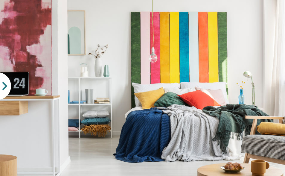 8 originales ideas para decorar el pie de cama en tu dormitorio